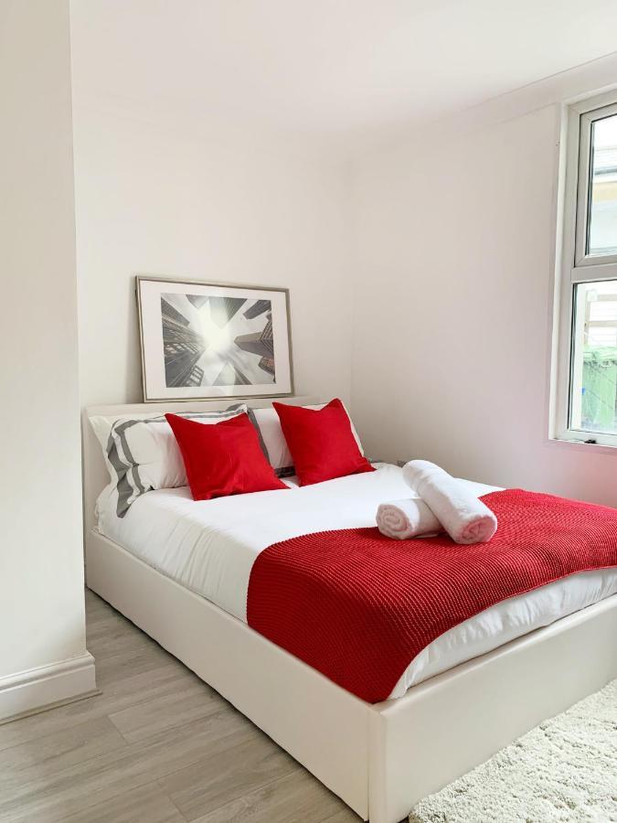 Agyeman Property Aldershot Exteriör bild